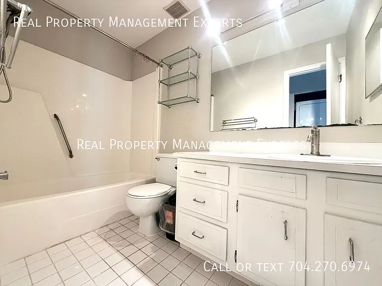 414 W 8th St — Photo 11