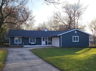 35W503 Fox River Dr, St Charles, IL