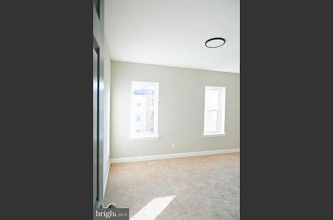 2214 E Fayette St — Photo 12