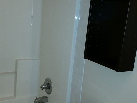 5th image of 300B Ash St