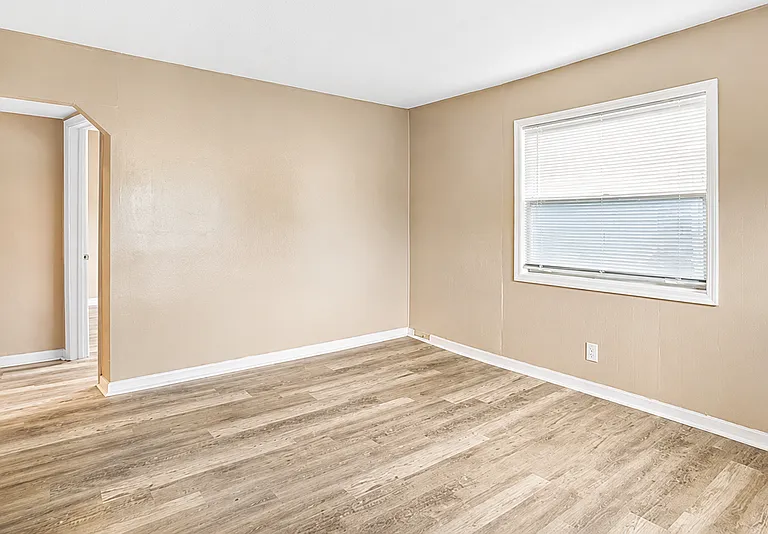 2552 27th Ave N #1 — Photo 9