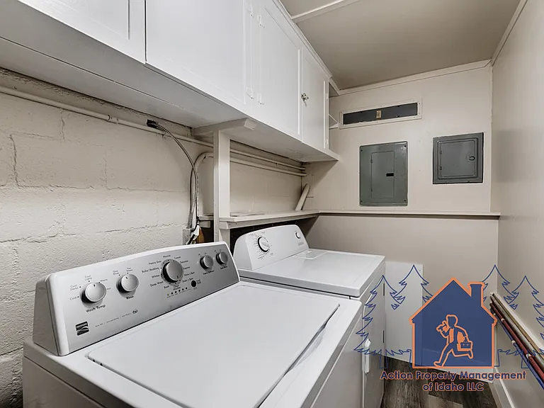 1013 W Willow Ave — Photo 15