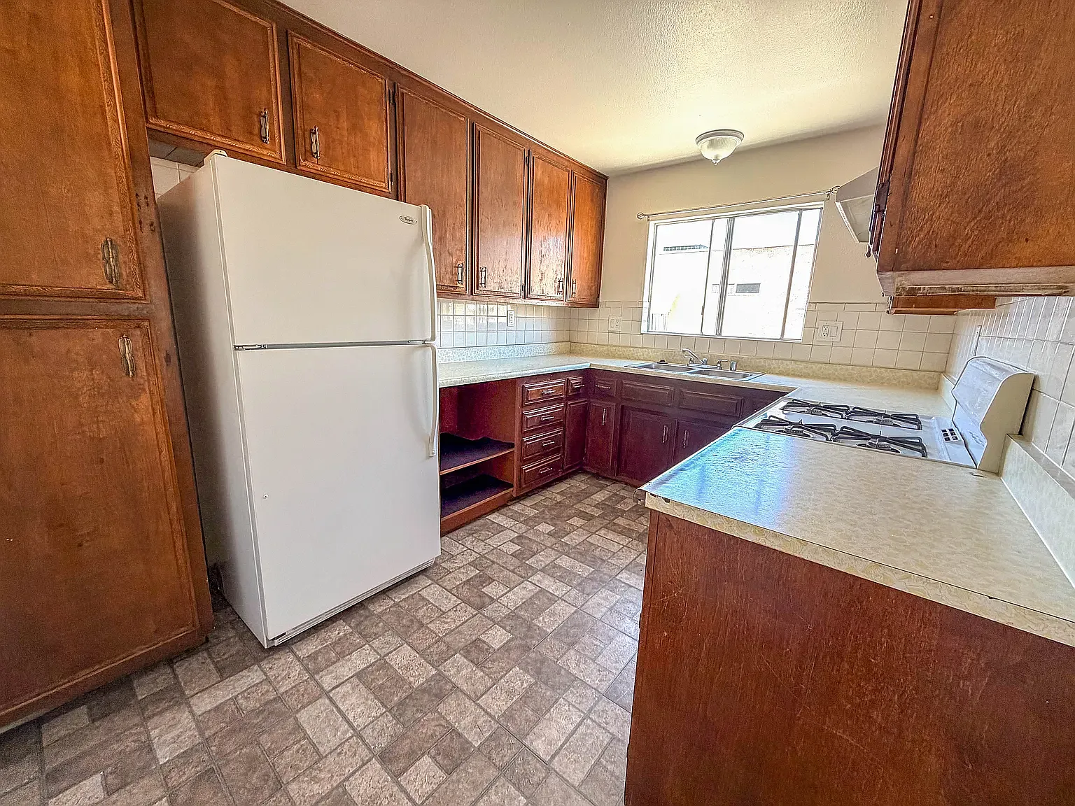 2 bed, $1,800 — Photo 4