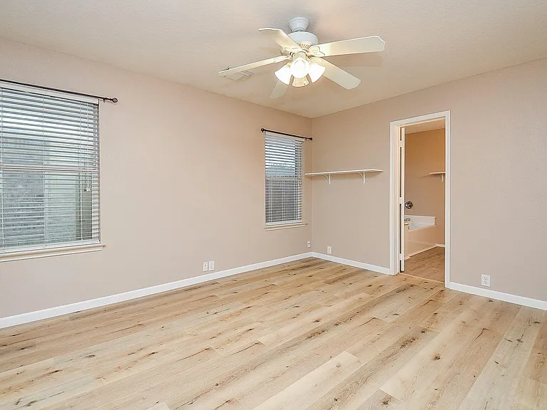 4818 King Hallow Ln — Photo 19
