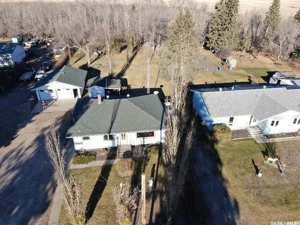 315 First AVENUE E, St. Walburg, SK S0M 2T0