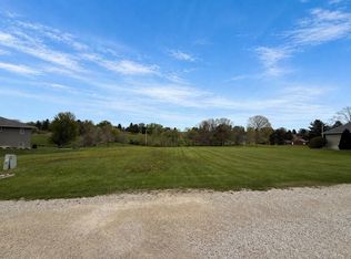 10350 Echo Valley Rd, West Union, IA 52175