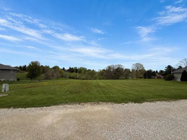 10350 Echo Valley Rd, West Union, IA 52175
