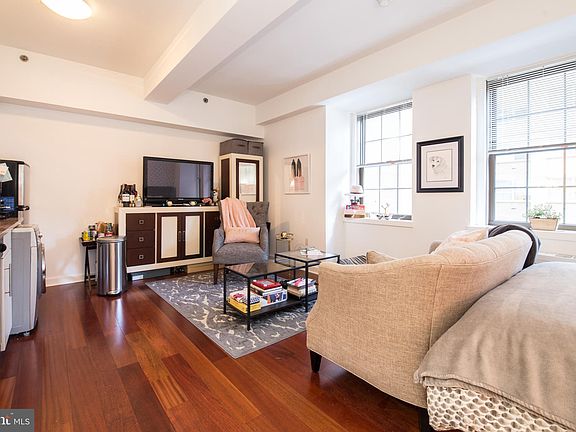 3rd image of 219-29 S 18th St #602