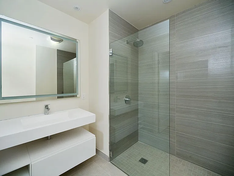 1601 Larkin St #403 — Photo 4