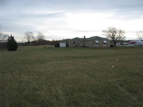 5th image of 1570 E Us Highway 136