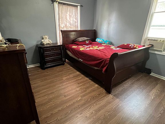 4th image of 20214 Concord St