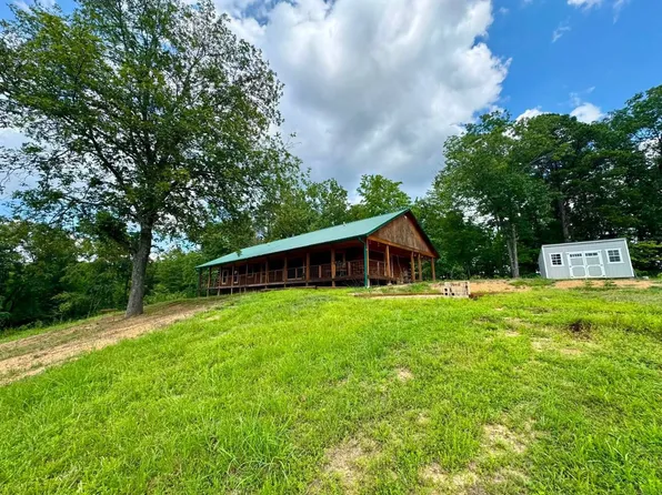 1063 Steele Holw, Spencer, WV 25276
