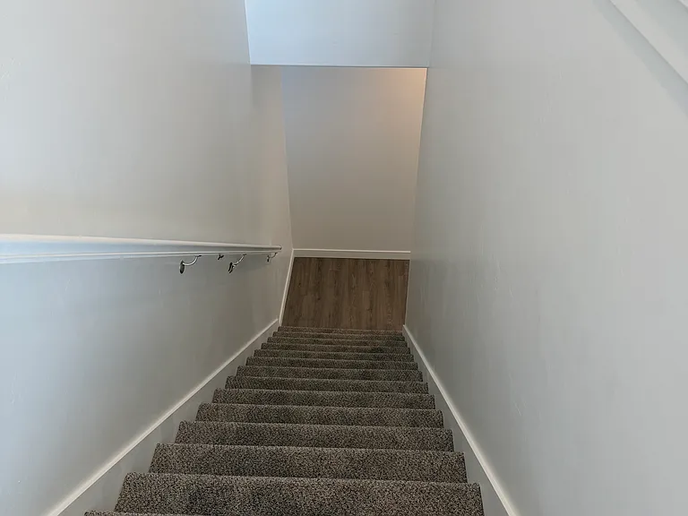 525 E Levengrove Dr — Photo 12
