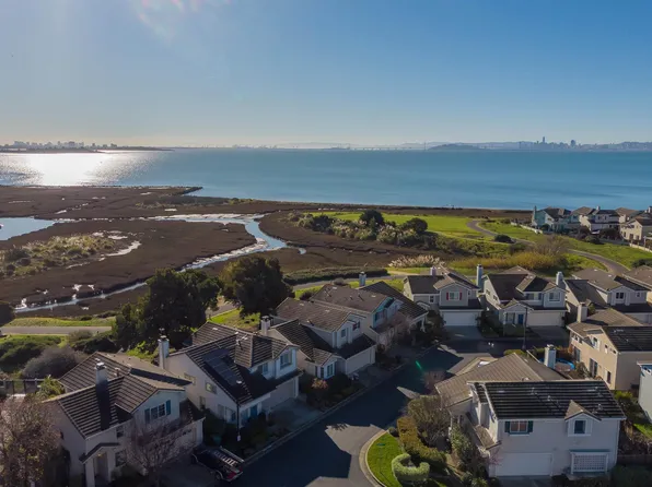 8 Mainsail Ct, Richmond, CA 94804