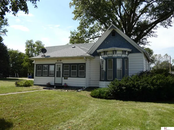 419 S Chestnut St, Friend, NE 68359