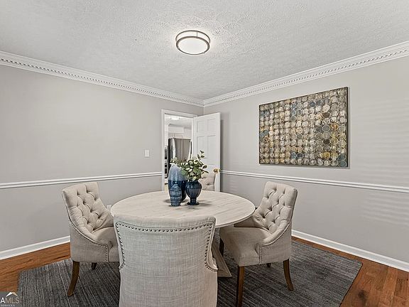5th image of 220 Hollyridge Dr