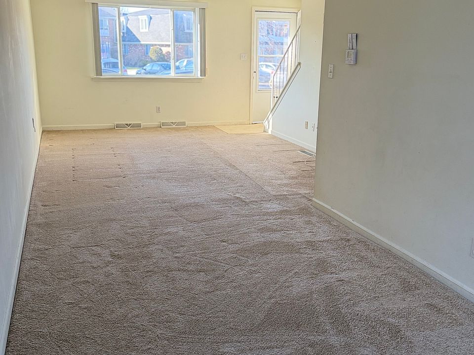 1st image of 259 Palmdale Dr