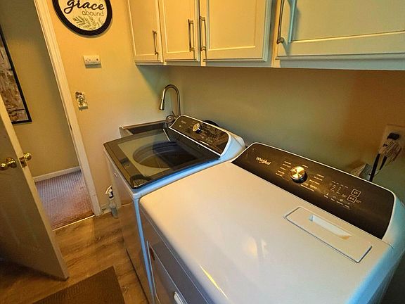 5th image of 558 Thornhill Ct