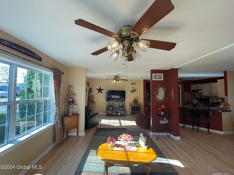 3rd image of 2 Carroll Street