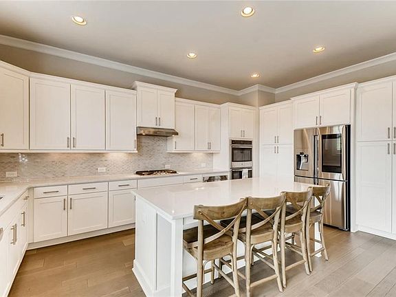 2nd image of 3328 Bryerstone Cir SE