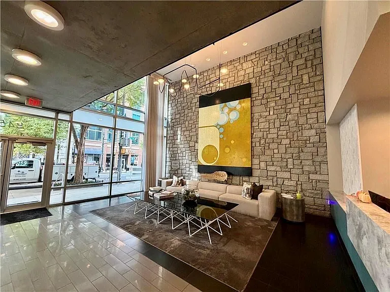 845 Spring St NW #524 — Photo 2