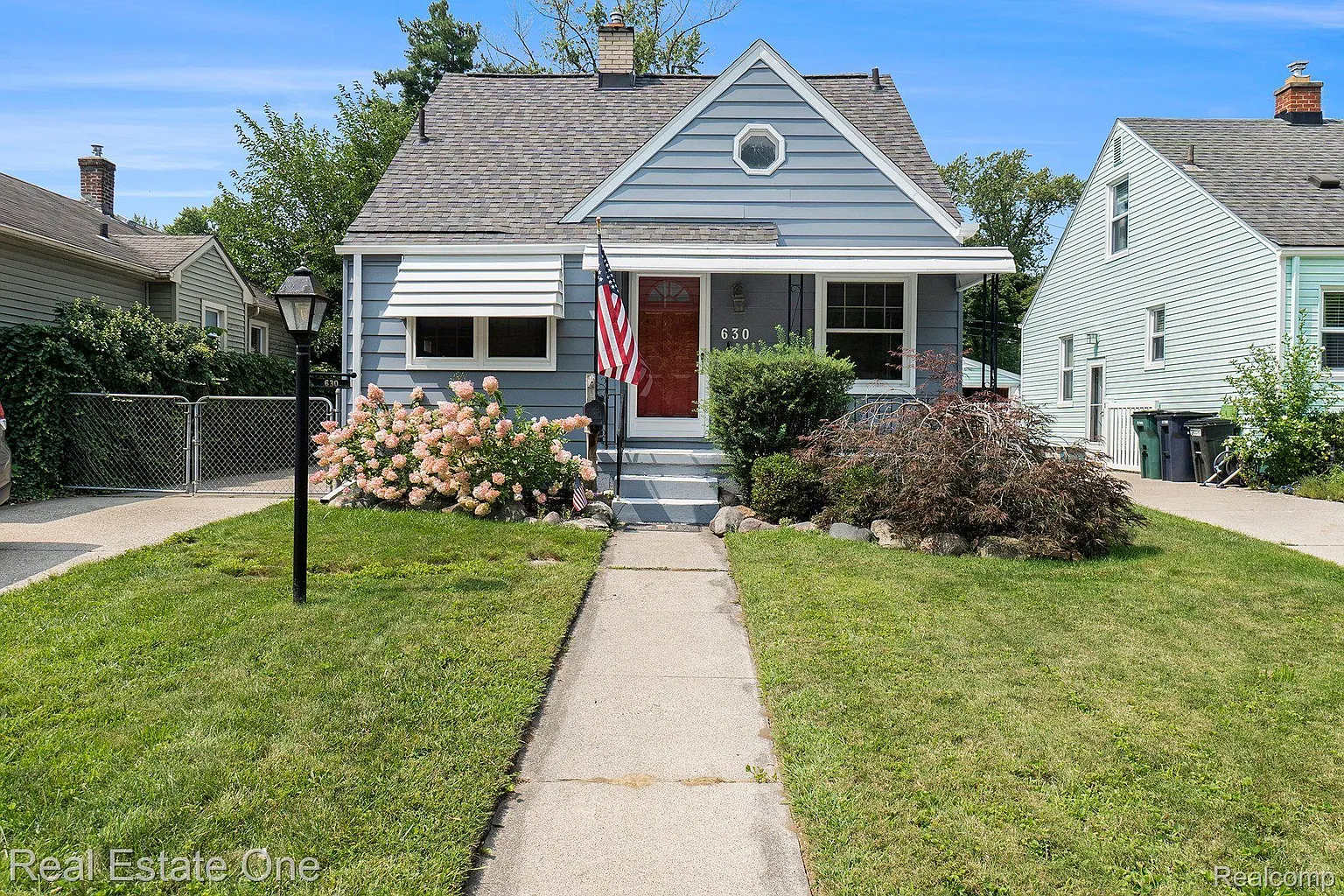 630 S Rembrandt Ave photo 1