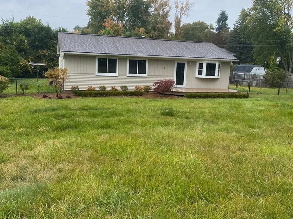 9368 Debby Jo Dr, Clarkston, MI 48346