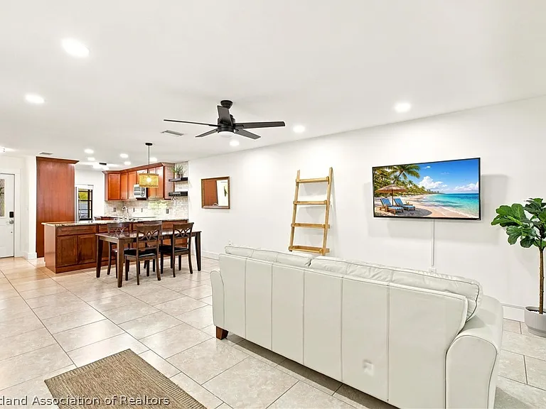 3 Charlton Dr — Photo 8