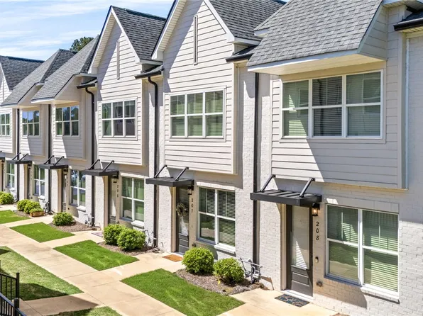 2106 Moores Mill Rd #207, Auburn, AL 36830