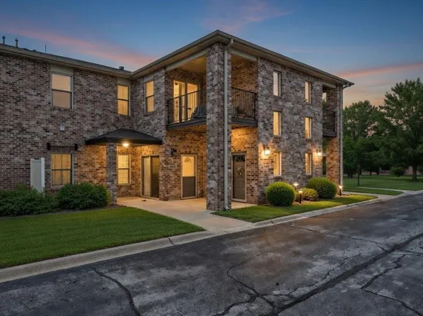 1346 Parke Dr, Crown Point, IN 46307