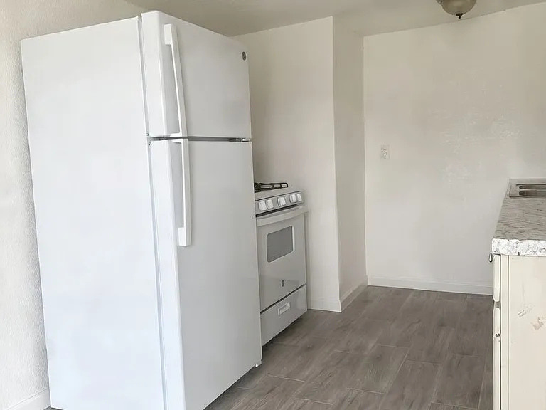 721 W Cheryl Dr #1 — Photo 2
