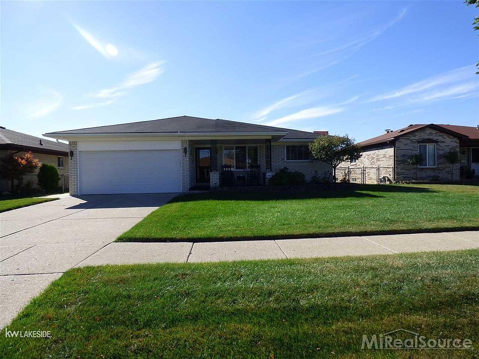 1st image of 32925 Bruggeman Dr