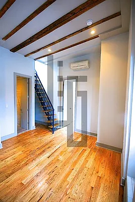 Rented by Loom Group | media 33