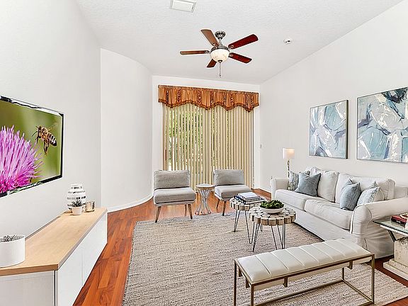 3rd image of 1714 Cheltenborough Dr