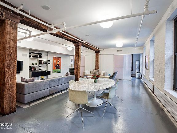 3rd image of 467 Greenwich St APT 3