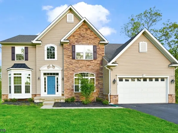 70 Elizabeth Way, Mount Arlington Boro, NJ 07850