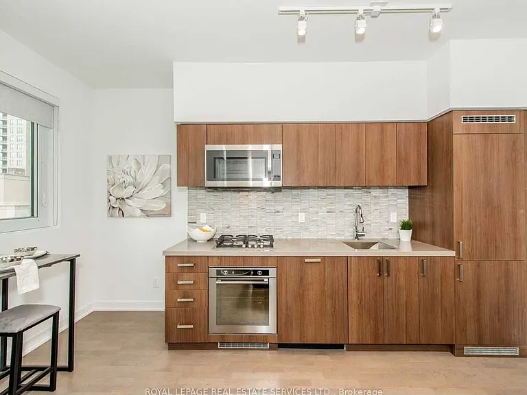 501 Saint Clair Ave W #418 — Photo 6