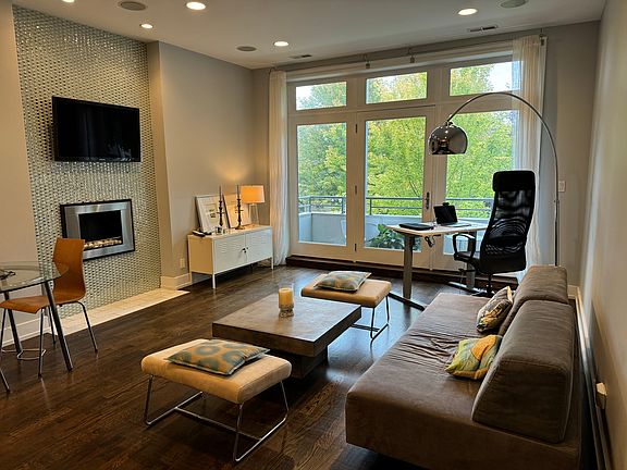 2nd image of 2535 W Cortland St APT 2W