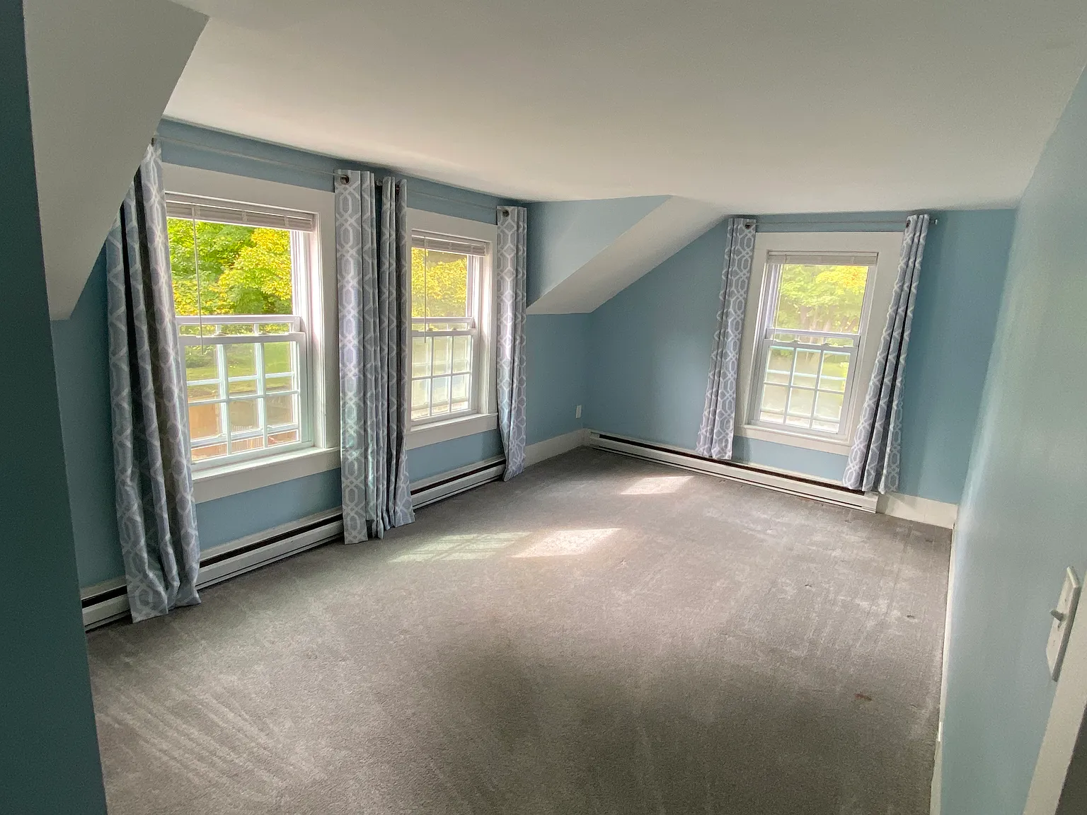 1 bed, 700 sqft, $1,700 — Photo 2