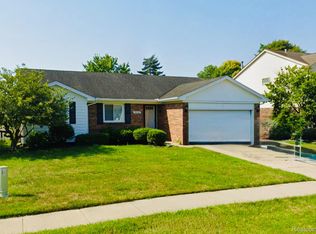 28720 Bingham Dr, Chesterfield, MI 48047