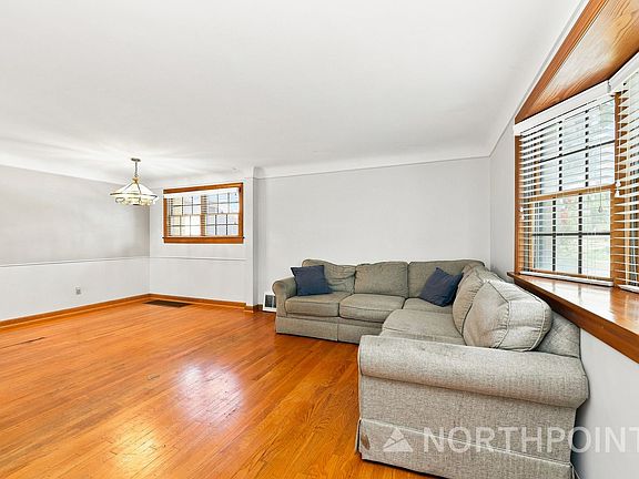 2nd image of 3881 Matson Ave
