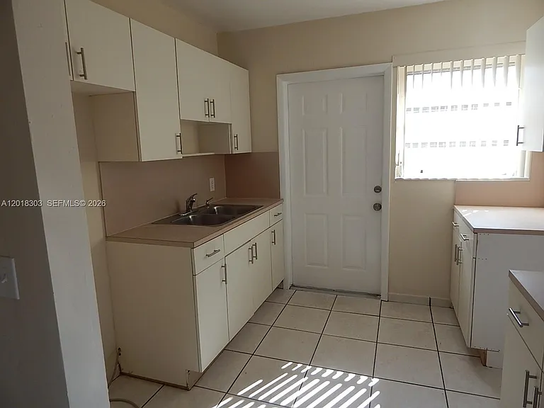 3671 SW 24th St #2 — Photo 4