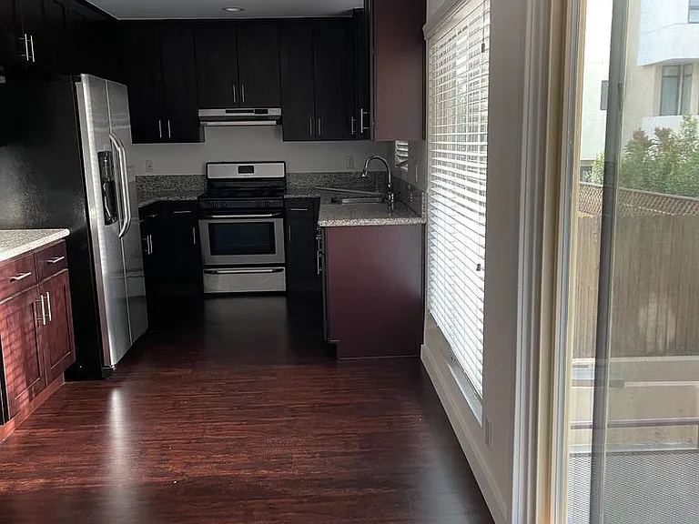 1417 N Curson Ave — Photo 18