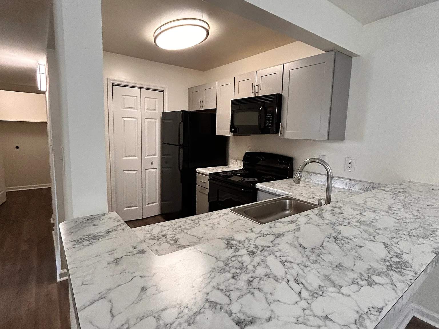 1 bed, 790 sqft, $1,370 — Photo 2