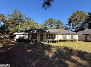 617 Robin Ln, Homeland, GA 31537
