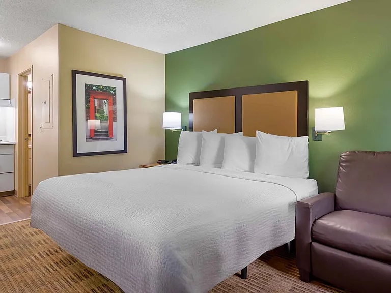 Studio Suite - 1 Queen Bed
