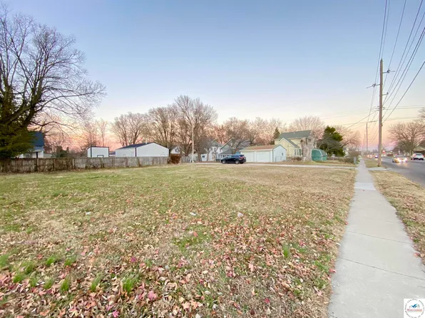318 W 16th St, Sedalia, MO 65301