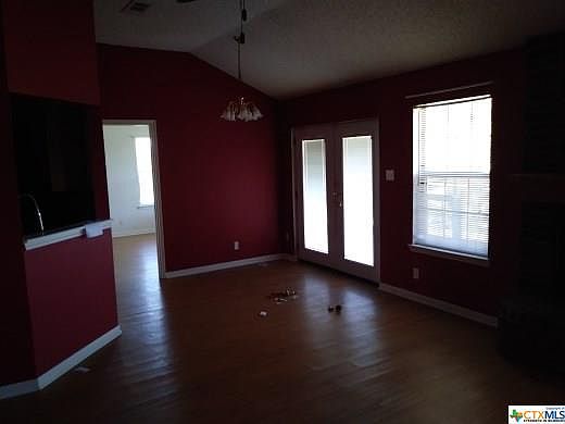 3rd image of 4701 Creekside Dr