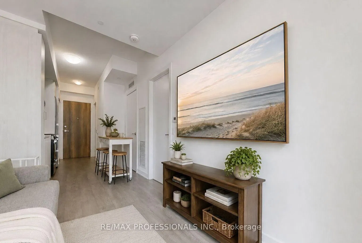 1 bed, $2,300 — Photo 3