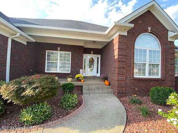 4th image of 131 Bayberry Ct